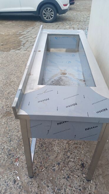 Nerjaveykalar: Paslanmayan poladdan (inox) istehsalat tipli lavabolar və iş masaları — 7