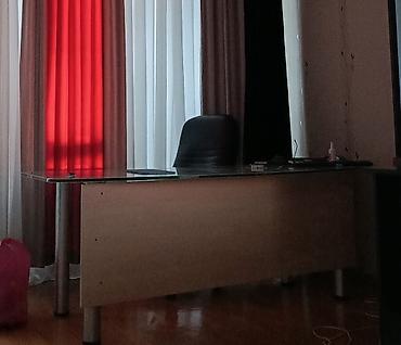 2 ci el ofis mebelleri: Unvan Yasamal Qələbə dairəsi daxildir: Şüşəli stol (metal ayaqlı) — 2