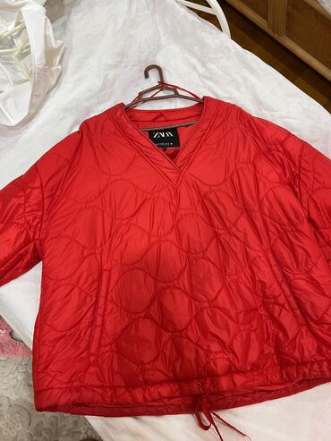 kisi uecuen qirmizi ckmlr: Куртка Zara, L (EU 40), цвет - Красный