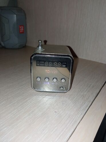 radio mikrofon dlja karaoke: Продаю маленький радио магнитофон, колонка, работает от AUX, USB