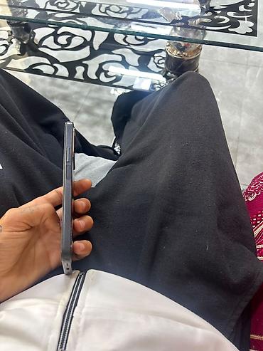Apple iPhone: IPhone 11, 128 GB, Qara, Zəmanət, Barmaq izi, Simsiz şarj — 8