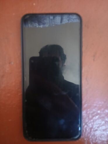 telefon yevlax: Smartfon – sensorlu ekranlı, qara korpus - Tam ekranlı sensor panel