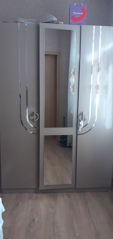 шкаф италия: Açılan, 3 qapılı Düz dolab, Şifonyer