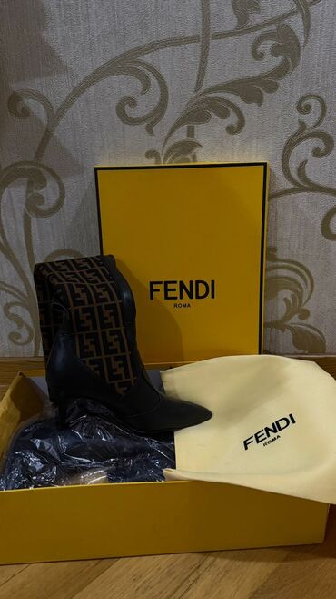 Çəkmələr: Fendi Roma qadın çəkmələri - Model: Nazik dabanlı, sivri burunlu — 5