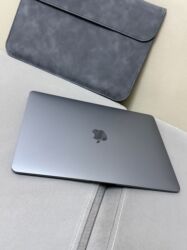 Apple MacBook: İdeal vəzziyət. Az işlənib. Russiyadan 60.000 Rubla alınıb. Üstündə — 7