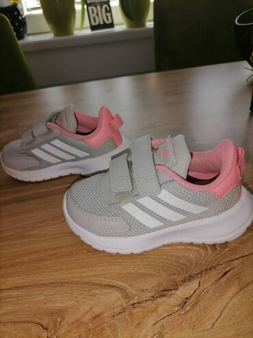 Kid's sneakers: Adidas, Veličina - 23
