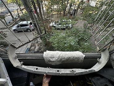 Пластиковые элементы кузова для автомобиля. В комплекте: - Передняя