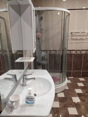 Uzunmüddətli kirayə mənzillər: Nəsimi rayonu, Zabitlər parkı yaxınlığında, “AF Center” binasında 4 — 14