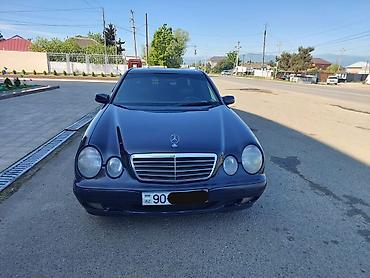 Mercedes-Benz: Mercedes-Benz E-Class: 2.2 l | 2000 il Sedan — 5