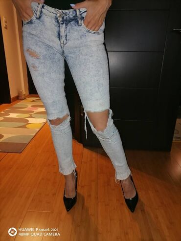 model boje: Jeans, Regular rise, Ripped