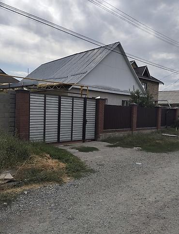 Продажа коттеджей и домов: Продаётся большой жилой дом с участком. участок 4,2 сот — 12