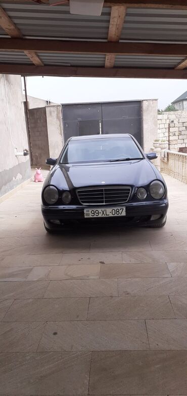 kredit masin: Mercedes-Benz E 220: 2.2 l | 2000 il Sedan