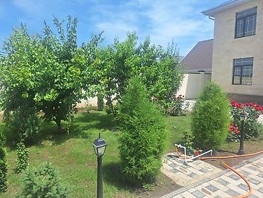 Продажа коттеджей и домов: Просторный двухэтажный дом с благоустроенным двором и садом — 3