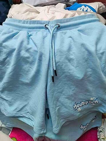 ženski kompleti pantalone i sako: Prodajem Hoodrich šorc veličine od Xs do Xl Šorcevi su novi sa svim