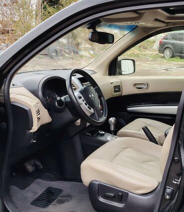 Nissan: Nissan X-Trail: 2.5 l | 2013 il Ofrouder/SUV — 4