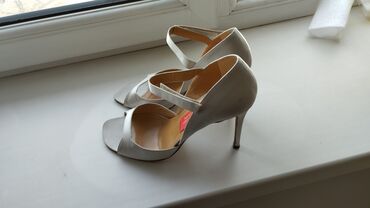 обувь из италии: Туфли 39, цвет - Айвори