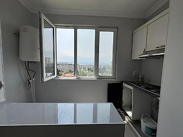 sovetskide kiraye evler: Əhmədli qəs. 204 saylı orta məktəb yanı 2 otağa düzəlmə Mənzil — 3