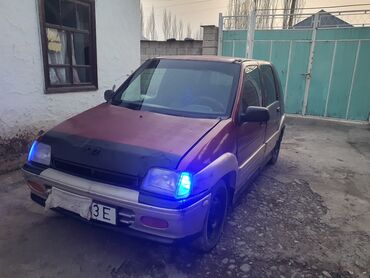 Другие автомобили: Хэтчбек компакт-класса, 5 дверей. Кузов двухцветный: бордовый верх и — 1