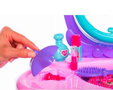Igračke: BEAUTY STUDIO Toaletni sto koji je opremljen priborom kao što su na lalafo.rs — 9 Igračke: BEAUTY STUDIO Toaletni sto koji je opremljen priborom kao što su — 9