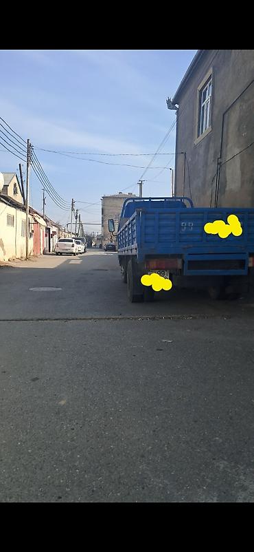 Yük maşınları: Yük daşıma üçün kiçik tonnajlı yük maşını. Xüsusiyyətlər: - Rəng — 2