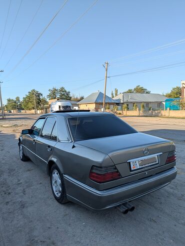 Mercedes-Benz: Mercedes-Benz W124: 1994 г., 2.2 л, Автомат, Бензин, Седан — 6
