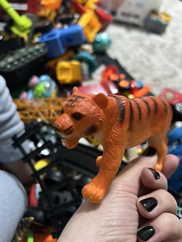 Игрушки: Набор фигурок для игры — 4