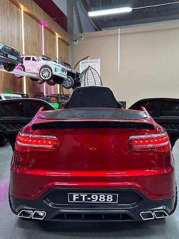 Детский транспорт: Детский электромобиль Mercedes-Benz в красном цвете. Этот стильный — 4