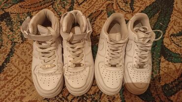Кроссовки и спортивная обувь: Мужские кроссовки, 42, Nike, Б/у, цвет - Белый, Самовывоз