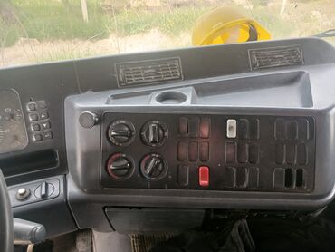 Mercedes-Benz: Mercedes-Benz : 9.9 l | 2001 il — 8