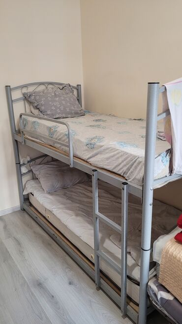 Mebel: Oğlan və qız üçün, İşlənmiş, Çarpayı, Matras ilə, Siyirməsiz, Dəmir