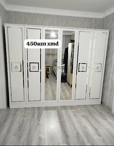 kitab skafi: Geniş güzgülü qarderob dolabı Ölçü: 2.40 m hündürlük × 2.00 m en × 47 — 2