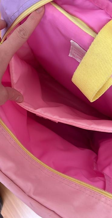 smiggle: Məktəbli sumkası.çox az istifadə olunub. Təzə kimidir.İngiltərədən — 4
