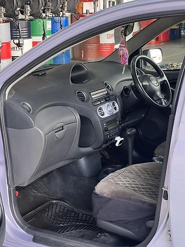 Toyota: Toyota Vitz: 2003 г., 1.3 л, Автомат, Бензин, Хэтчбэк — 2