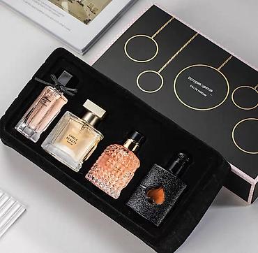 Парфюмерия: Подарочный набор мини-духов для женщин (Eau de Parfum) Состав: - 4 — 1