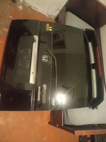 багажник subaru: Крышка багажника Honda 2003 г., Б/у, цвет - Черный,Оригинал