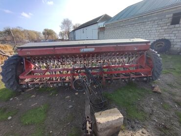 Digər kənd təssərüfat avadanlığı: Kənd təsərrüfatı üçün səpin texnikası – traktorla qoşulan taxıl səpən — 8