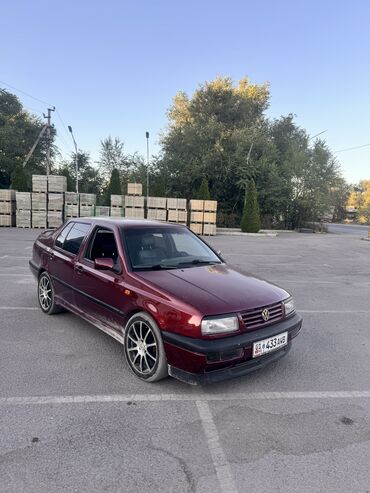 шины бу оптом: Volkswagen Vento: 1993 г., 1.8 л, Механика, Бензин
