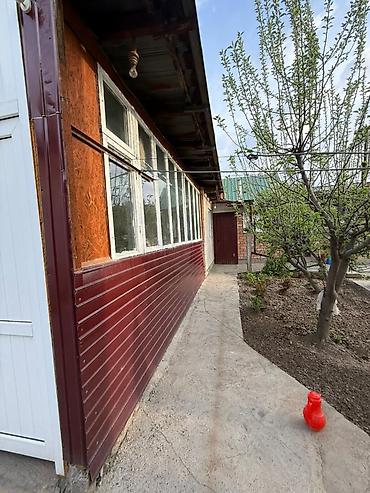 Продажа коттеджей и домов: 🏡 Продаётся участок с домом в Эркин-Тоо2 📍 Тихий и перспективный — 6