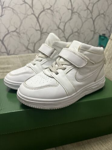 детские летние вещи: Кроссовки, Унисекс, 31, Nike