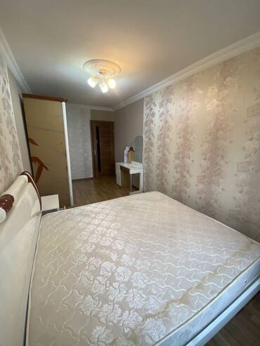 Uzunmüddətli kirayə mənzillər: Nizami rayonu, Neftçilər metrosunun yanında, köhnə tikili, 5 mərtəbəli — 4