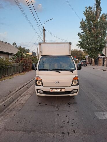 продаю или меняю с доплатой мне: Hyundai Porter: 2018 г., 2.5 л, Автомат, Дизель, Van