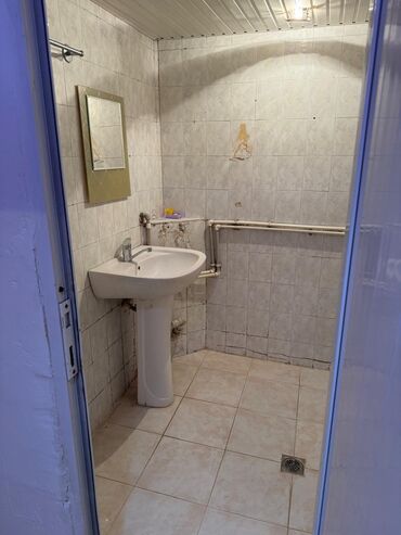 Uzunmüddətli kirayə mənzillər: Ataturk parkinin yaxinligi avestanin arxasinda 9/4 mertebesi 2 otagli — 10