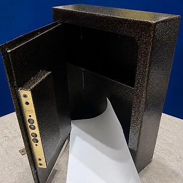 Сейфы: Сейф для денег и документов, Б/у, Механический, Взломостойкий — 1