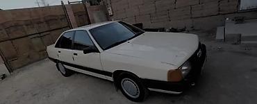 эштк: Audi 100: 1988 г., 1.8 л, Кол менен иштөөчү, Бензин, Седан — 2