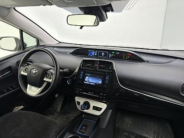 Toyota: Toyota Prius: 2018 г., 1.8 л, Автомат, Гибрид, Хэтчбэк — 12
