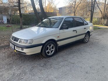 Volkswagen: Volkswagen Passat: 1994 г., 1.8 л, Механика, Бензин, Седан