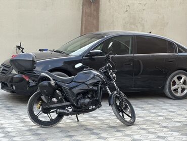Мотоэкипировка: Bu motosiklet şəhər və ya qısa məsafəli səyahətlər üçün əlverişlidir