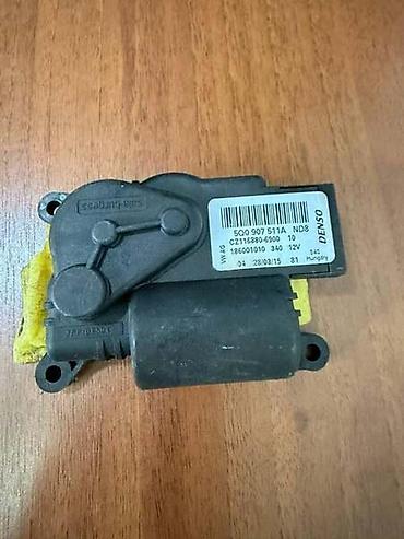svetleci znak vw: MOTOR KLAPNE KLIME ZA VOLKSWAGEN GOLF 7 - 5Q0907511A | Motor klapne — 1