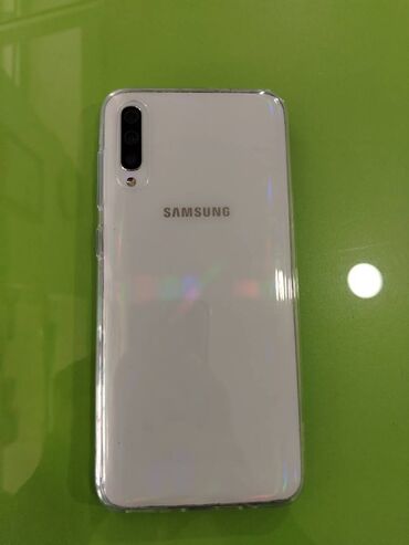soyducu islenmis: Samsung Galaxy A70, 128 ГБ, цвет - Белый, Две SIM карты