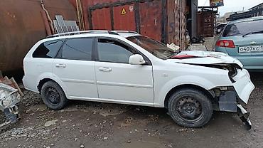 Chevrolet: Chevrolet Lacetti универсал, белый цвет. Автомобиль в кузове — 1